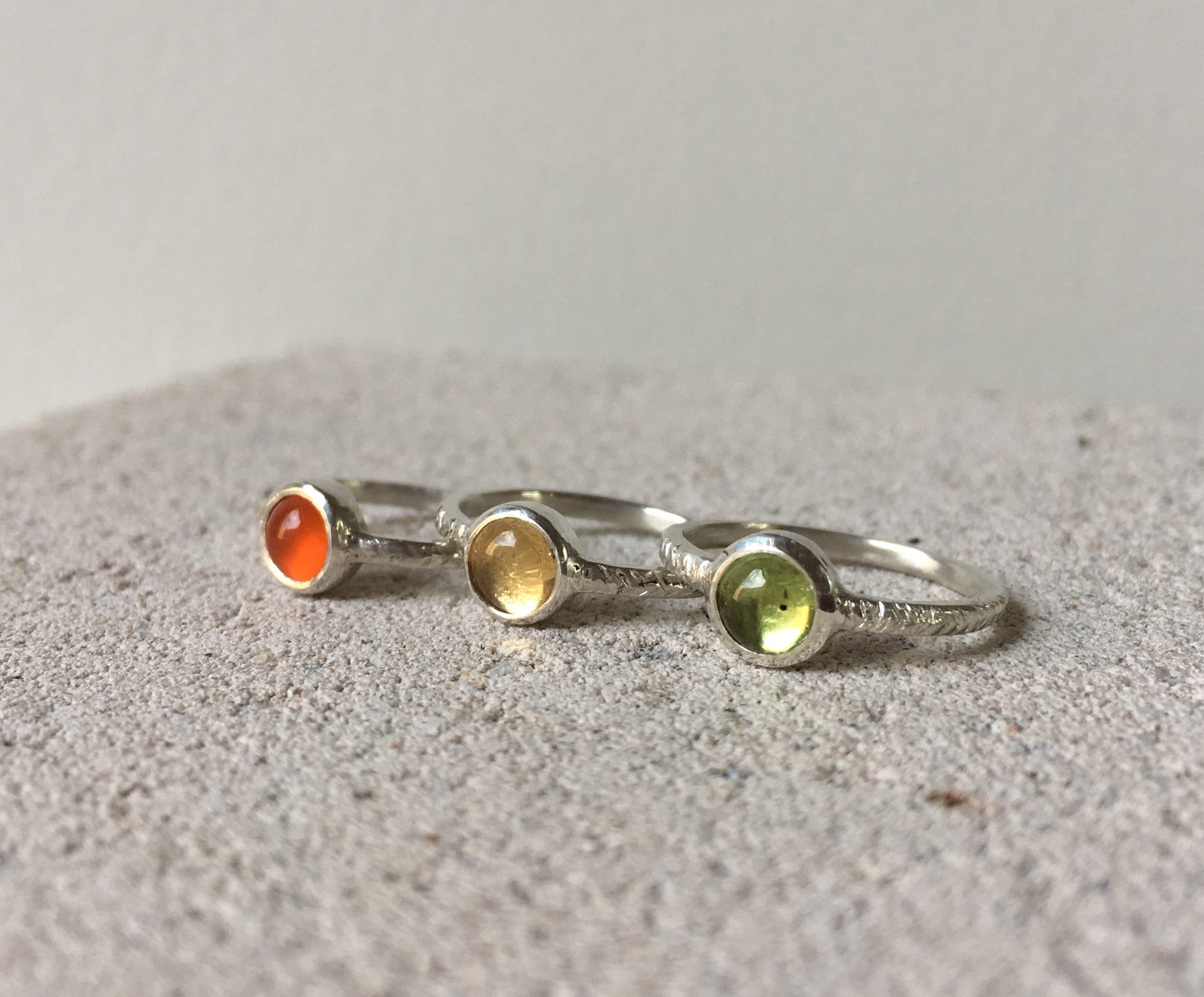 Peridot-Espiga-Midi-Ring